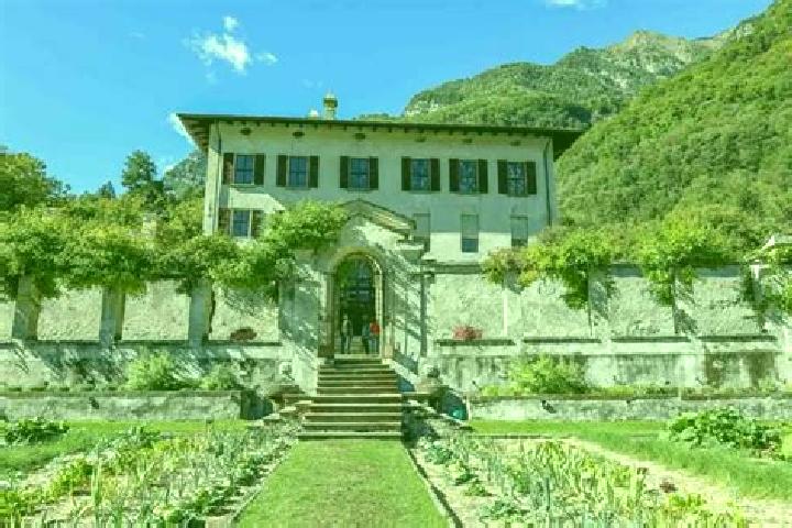 Lillian, 24 — Escort in Villa di Chiavenna, Italy