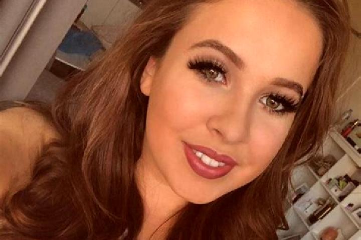 Lillian, 25, a auburn amber-eyed mediterranean companion based in Stotfold. Offering Prostate Massage, OWO, Dinner Date. Available for incall and outcall, da...