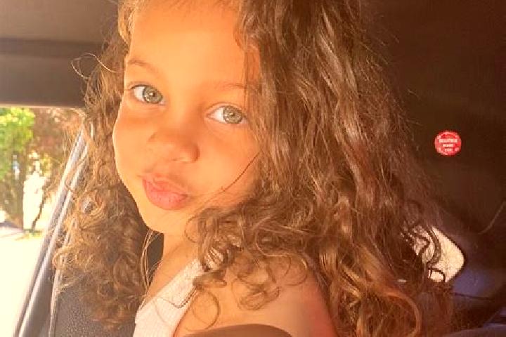 Lillian, 25, a auburn blue-eyed mixed companion based in Rochelle Park. Offering Dinner Date, GFE, A-Level. Available for incall and outcall, overnight booki...
