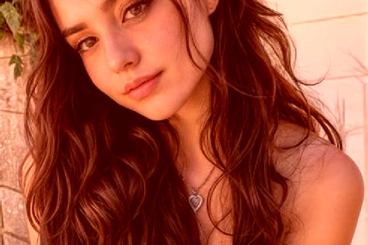 Lillian, 25, a auburn grey-eyed middle eastern companion based in Cornale. Offering BDSM, Massage, Girlfriend Experience, Tantra, GFE. Available for incall a...