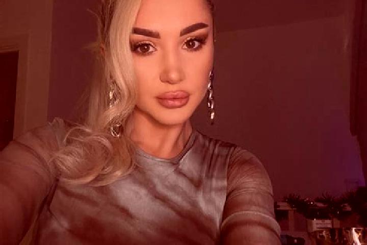 Lillian, 25, a blonde amber-eyed slavic companion based in Nieuwkoop. Offering Travel Companion, Overnight, Party Girl, Massage. Available for incall and out...