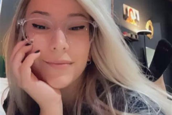 Lillian, 25, a blonde grey-eyed indian companion based in Casale Marittimo. Offering Striptease, Dinner Date, GFE, Erotic Massage. Available for incall and o...