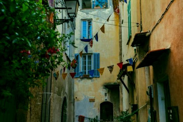 Lillian, 25 — Escort in Biot, France
