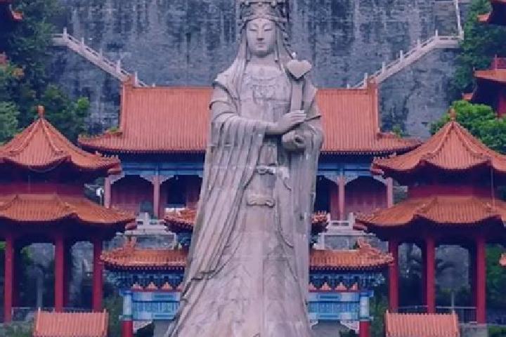 Lillian, 25 — Escort in Liangjiang, China