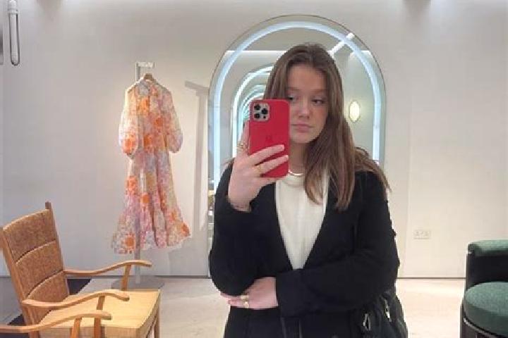 Lillian, 25 — Escort in Soften, Denmark