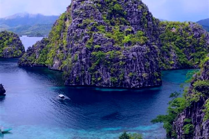 Lillian, 25 — Escort in Viriato, Philippines