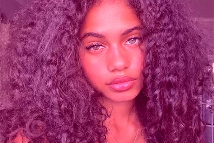 Lillian, 26, a auburn blue-eyed ebony companion based in Lei Tung Estate. Offering A-Level, Prostate Massage, Deep French Kissing, Roleplay. Available for in...