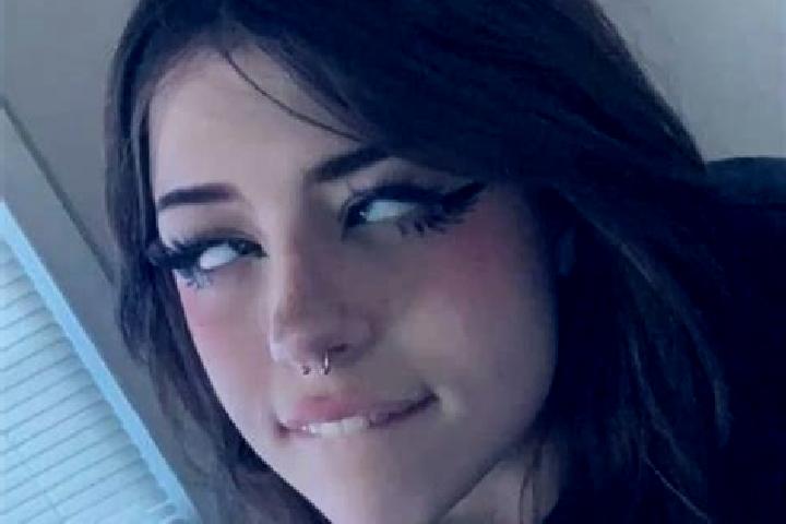Lillian, 26, a black dark-eyed caucasian companion based in Veys. Offering OWO, Party Girl. Available for incall and outcall, overnight bookings available.