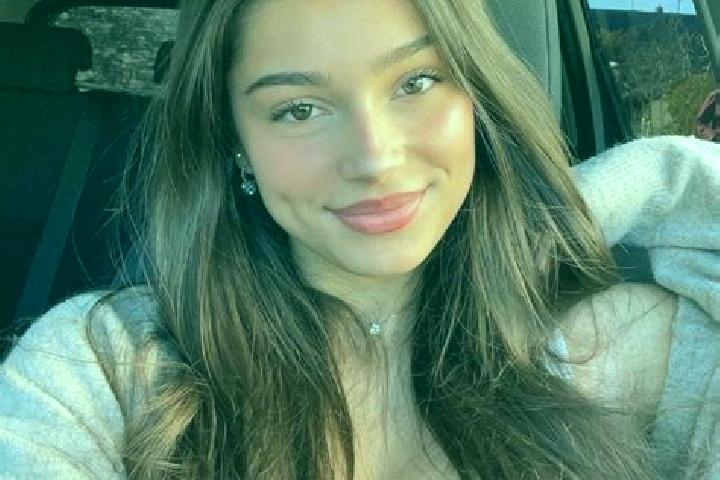 Lillian, 26, a brunette blue-eyed indian companion based in Sangallaya. Offering Couples, Roleplay, 69. Available for incall and outcall, overnight bookings ...