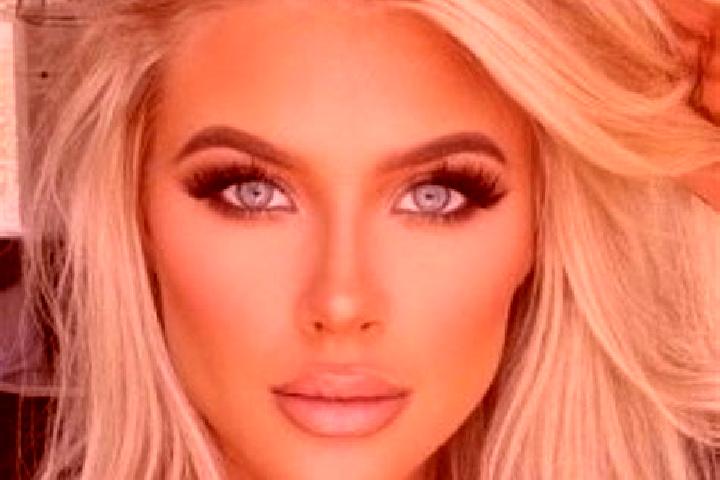Lillian, 26, a platinum blonde grey-eyed indian companion based in Filipesti. Offering 69, Fetish, Domination, Roleplay. Available for incall and outcall, da...