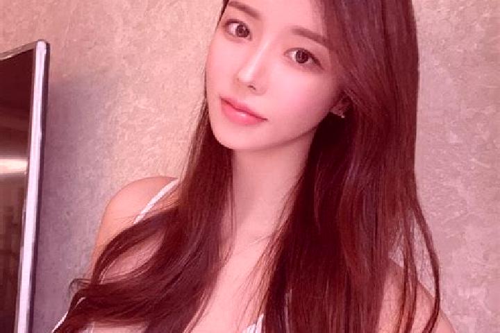 Lillian, 26 — Escort in Longmentan, China