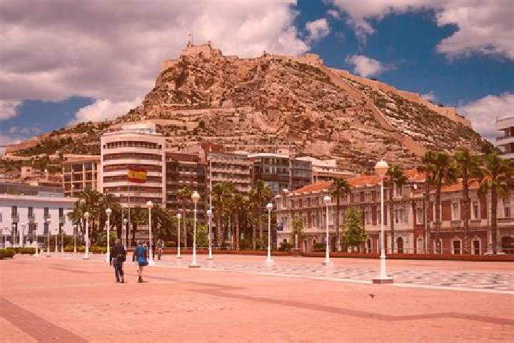 Lillian, 26 — Escort in Mahamud, Spain