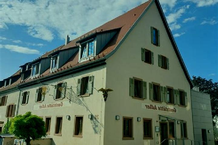 Lillian, 26 — Escort in Wiernsheim, Germany