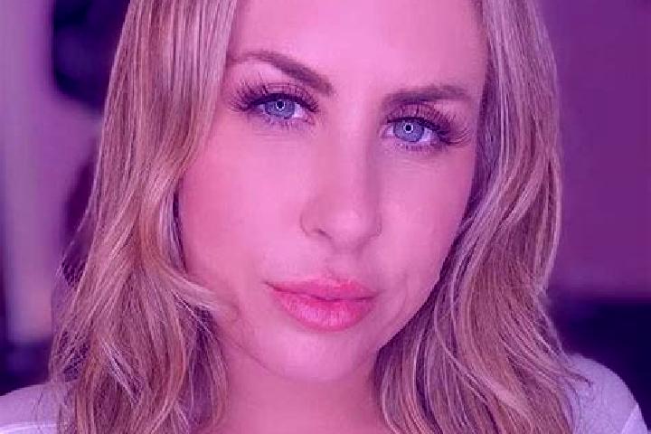 Lillian, 26 — Escort in Worth, United States