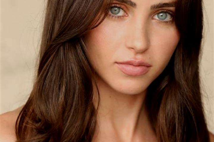 Lillian, 27, a auburn brown-eyed latina companion based in Apensen. Offering Party Girl, Roleplay, Couples. Available for incall and outcall, day and evening...