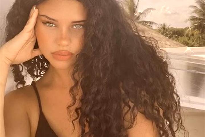 Lillian, 27, a black grey-eyed latina companion based in Meuro. Offering A-Level, Overnight. Available for incall and outcall, overnight bookings available.