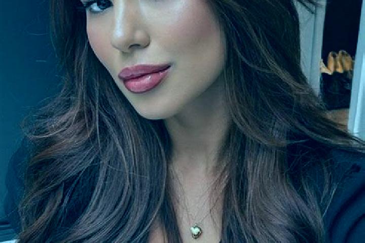 Lillian, 27, a chestnut dark-eyed latina companion based in Oster. Offering Domination, 69, Tantra. Available for incall and outcall, overnight bookings avai...