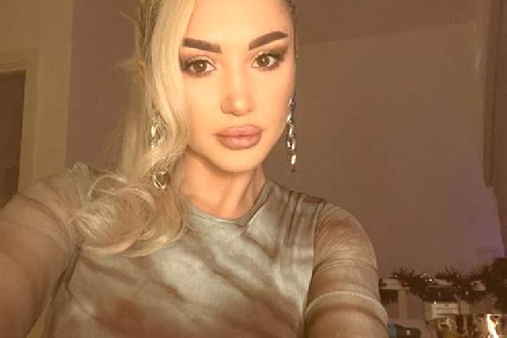 Lillian, 27, a chestnut hazel-eyed caucasian companion based in Zarhalol. Offering GFE, Overnight, BDSM, Fetish. Available for incall and outcall, day and ev...