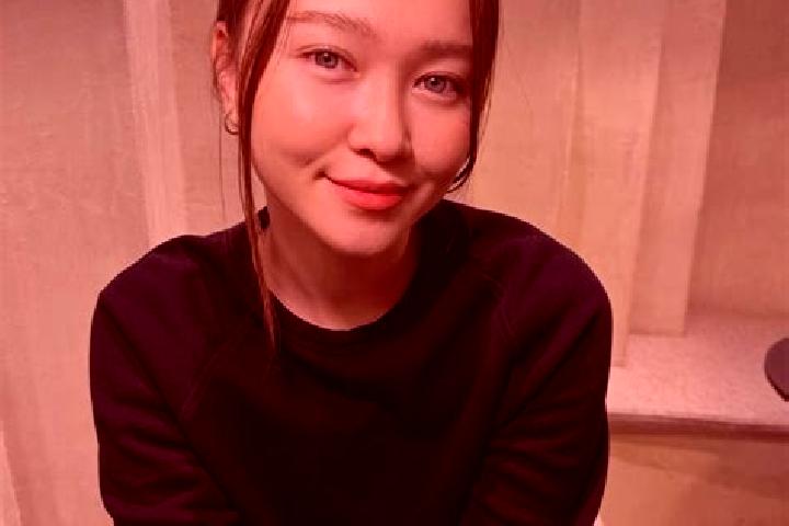 Lillian, 27, a dark blonde blue-eyed asian companion based in Schielo. Offering Deep French Kissing, Duos, Girlfriend Experience, CIM. Available for incall a...