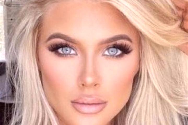 Lillian, 27, a platinum blonde dark-eyed mixed companion based in Lachar. Offering Fetish, Domination. Available for incall and outcall, day and evening dates.