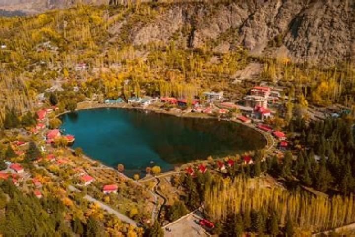 Lillian, 27 — Escort in Darya Khan Marri, Pakistan