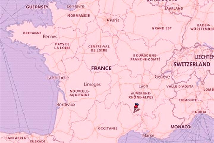 Lillian, 27 — Escort in La Faye, France
