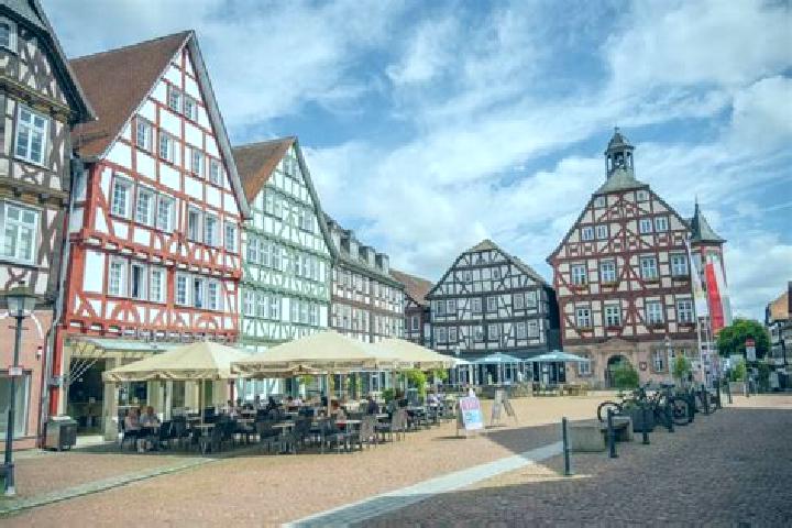 Lillian, 27 — Escort in Seligenstadt, Germany