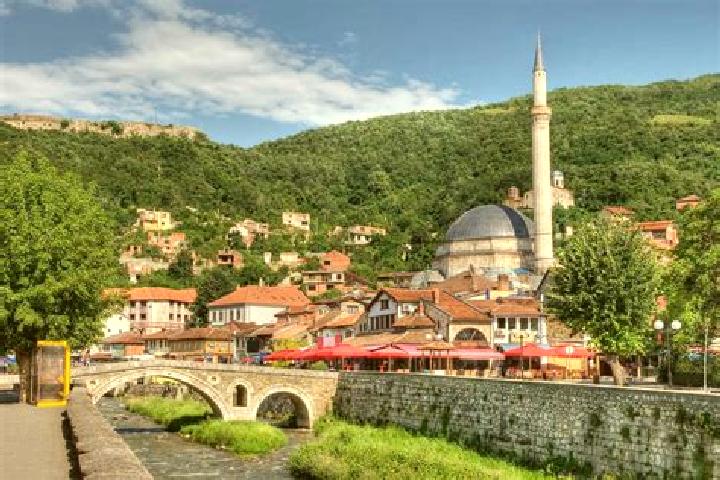 Lillian, 27 — Escort in Shaptej, Kosovo