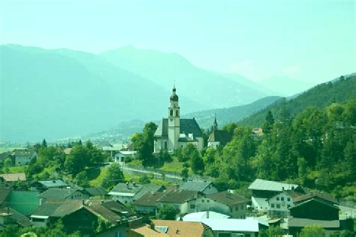Lillian, 27 — Escort in Tarrenz, Austria