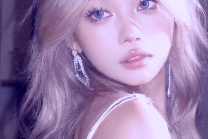 Lillian, 28, a platinum blonde amber-eyed asian companion based in Pont-Scorff. Offering Girlfriend Experience, Tantra, Roleplay. Available for incall and ou...