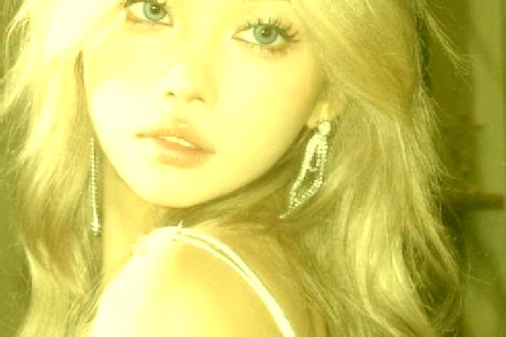 Lillian, 28, a platinum blonde green-eyed asian companion based in Sindangrasa. Offering Girlfriend Experience, Party Girl, Erotic Massage, Domination. Avail...