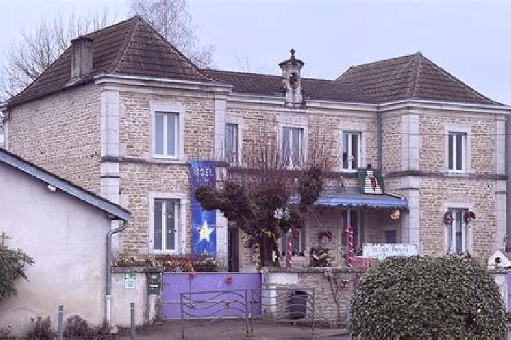 Lillian, 28 — Escort in Attignat, France