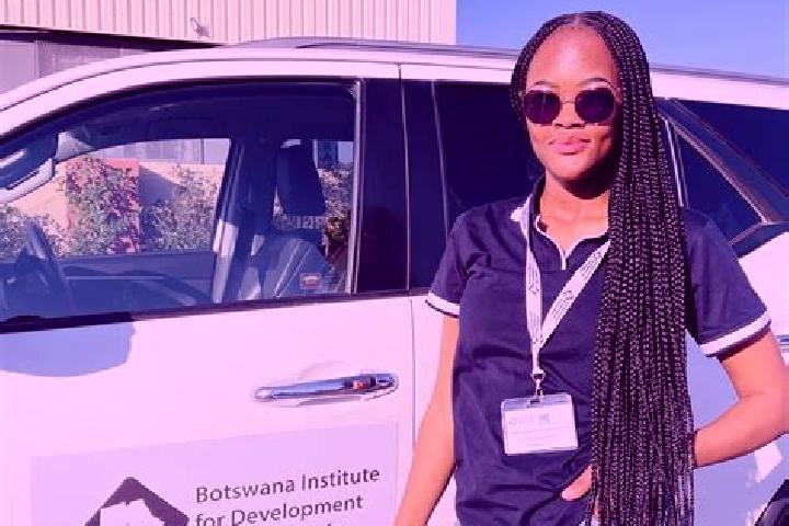 Lillian, 28 — Escort in Khuis, Botswana