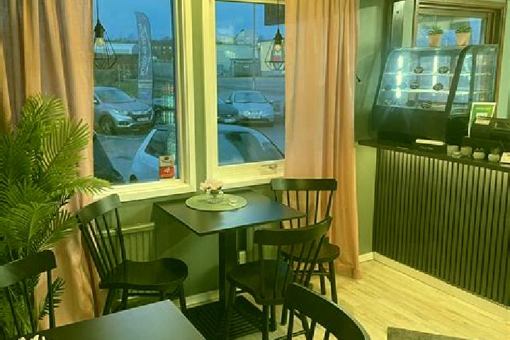 Lillian, 28 — Escort in Kungsbacka, Sweden