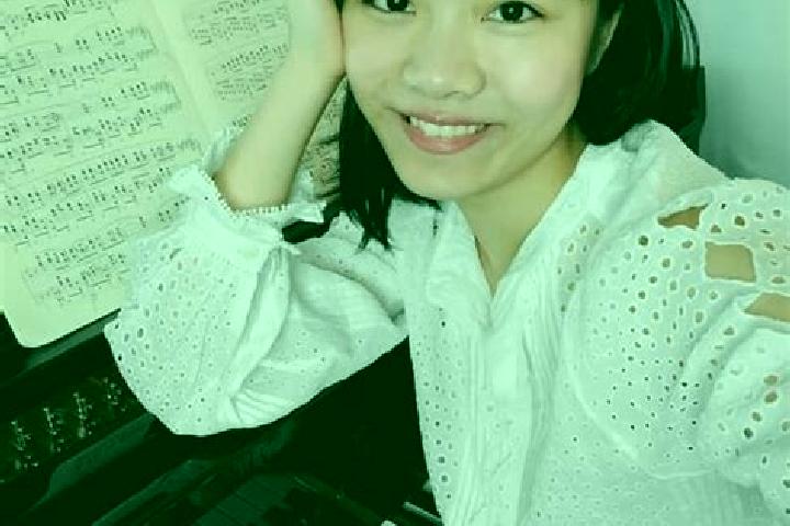 Lillian, 28 — Escort in Lung Poon Court, Hong Kong