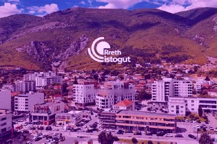 Lillian, 28 — Escort in Rreth Tapi, Albania