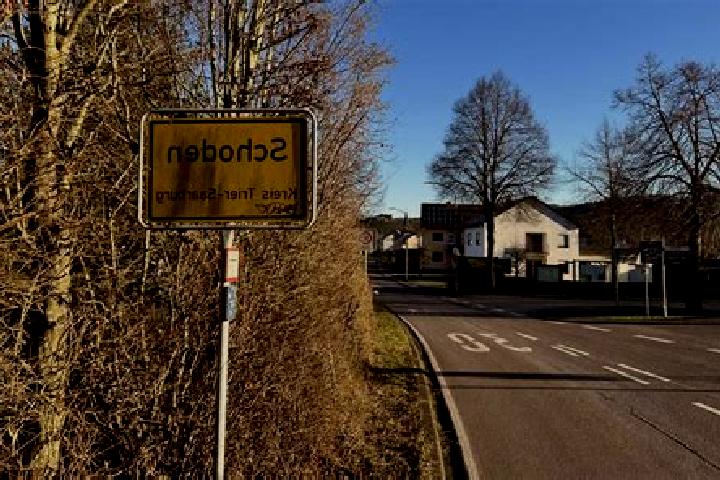 Lillian, 28 — Escort in Schoden, Germany