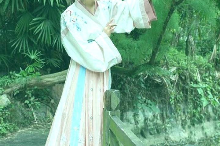 Lillian, 28 — Escort in Xinche, China