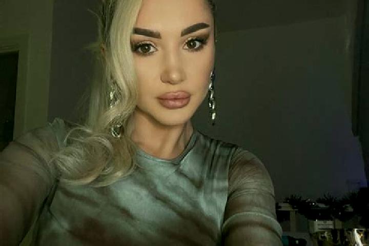 Lillian, 29, a blonde amber-eyed slavic companion based in Baragaon. Offering Couples, Duos, Travel Companion, Dinner Date. Available for incall and outcall,...