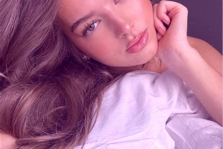 Lillian, 29, a chestnut hazel-eyed caucasian companion based in Lakeville. Offering Erotic Massage, Prostate Massage, Party Girl, Duos. Available for incall ...