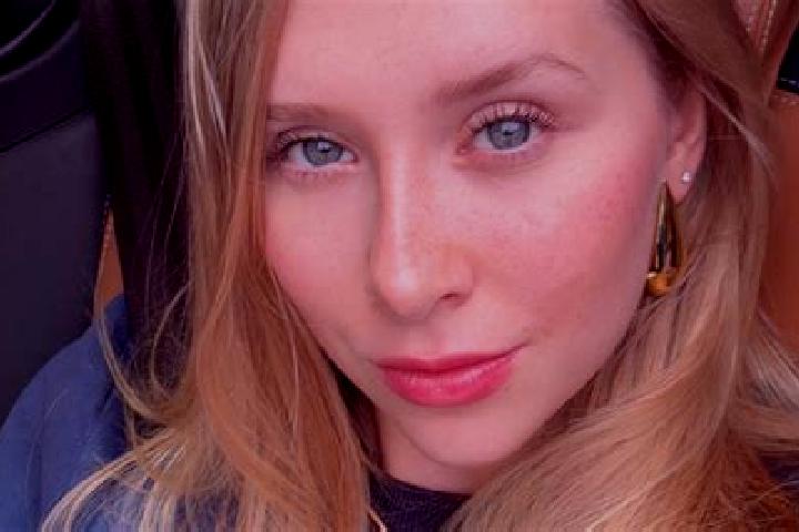 Lillian, 29, a red grey-eyed caucasian companion based in Conceicao das Alagoas. Offering Duos, Massage, Deep French Kissing, Domination. Available for incal...