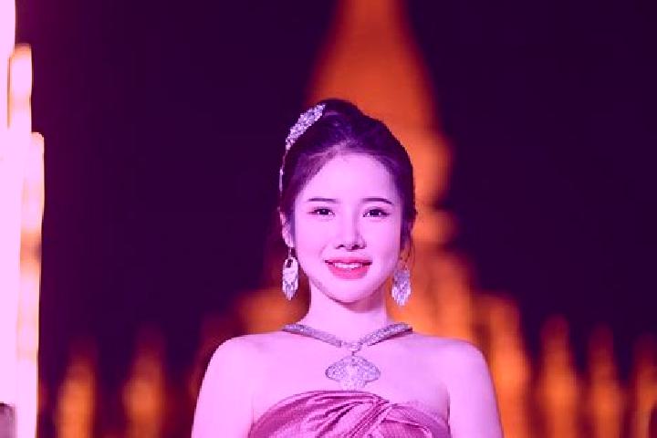 Lillian, 29 — Escort in Kut Chap, Thailand