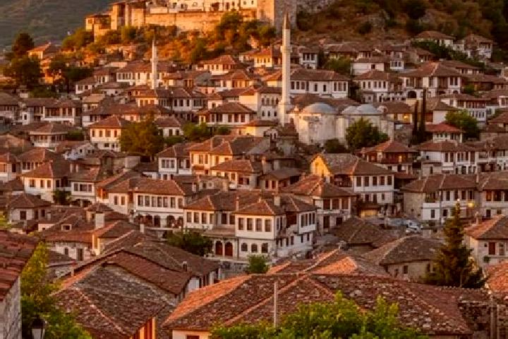 Lillian, 29 — Escort in Sinje, Albania