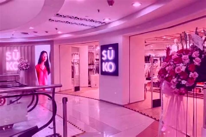 Lillian, 29 — Escort in Talang Suko, Indonesia