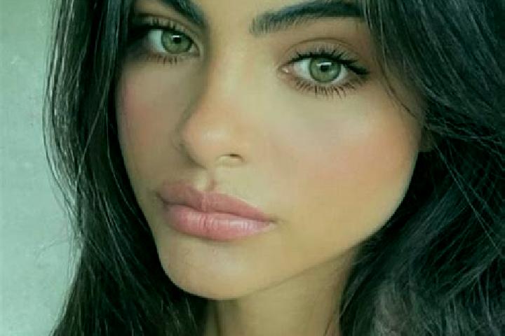 Lillian, 30, a black hazel-eyed mediterranean companion based in Sindia. Offering Striptease, Duos, Massage. Available for incall and outcall, overnight book...