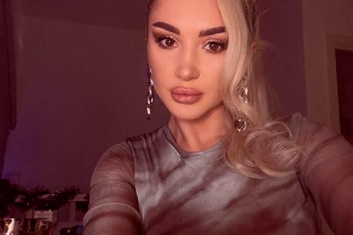 Lillian, 30, a blonde amber-eyed middle eastern companion based in Aleppo. Offering Massage, Domination, GFE, Travel Companion. Available for incall and outc...