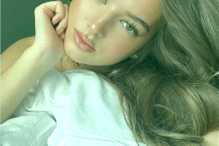 Lillian, 30, a brunette hazel-eyed latina companion based in Telese Terme. Offering Massage, A-Level, Party Girl. Available for incall and outcall, overnight...