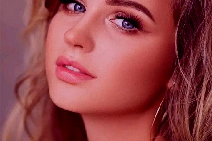 Lillian, 30, a dark blonde blue-eyed slavic companion based in Eichwalde. Offering Girlfriend Experience, Tantra. Available for incall and outcall, day and e...