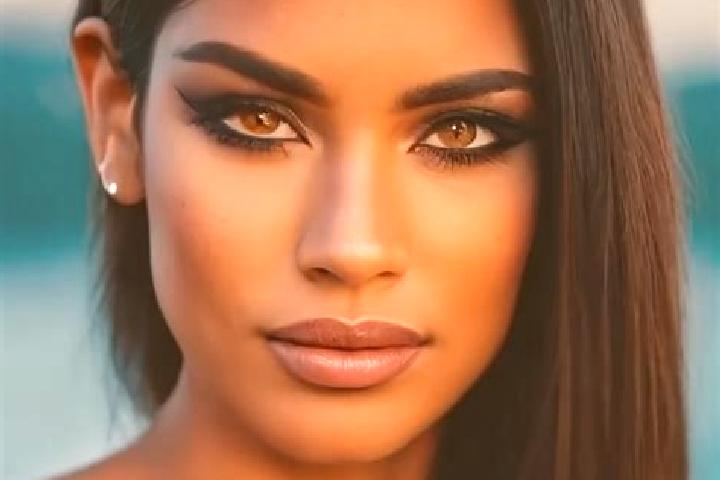 Lillian, 30, a dark blonde green-eyed latina companion based in Gary. Offering Couples, Girlfriend Experience, Erotic Massage. Available for incall and outca...