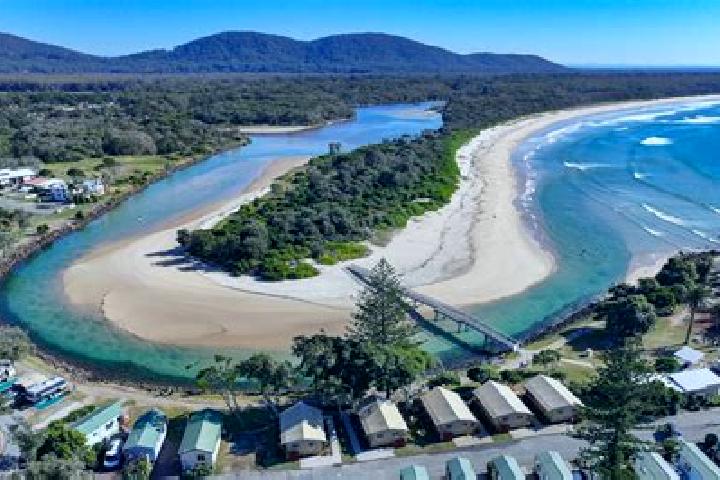 Lillian, 30 — Escort in Crescent Head, Australia